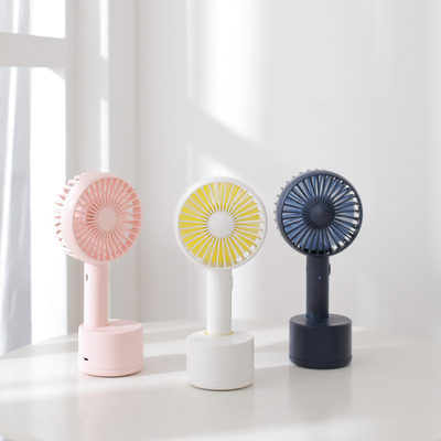A auto oscilação da mesa recarregável a pilhas de USB Scented Mini Handheld Fan