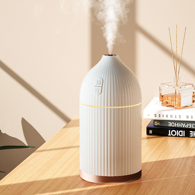 A fragrância portátil Desktop do humidificador 300ml da névoa do ar do aroma marca ultrassônico