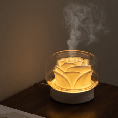 A flor do humidificador do difusor 400ml do óleo do aroma da luz da noite do ED dá forma a branco
